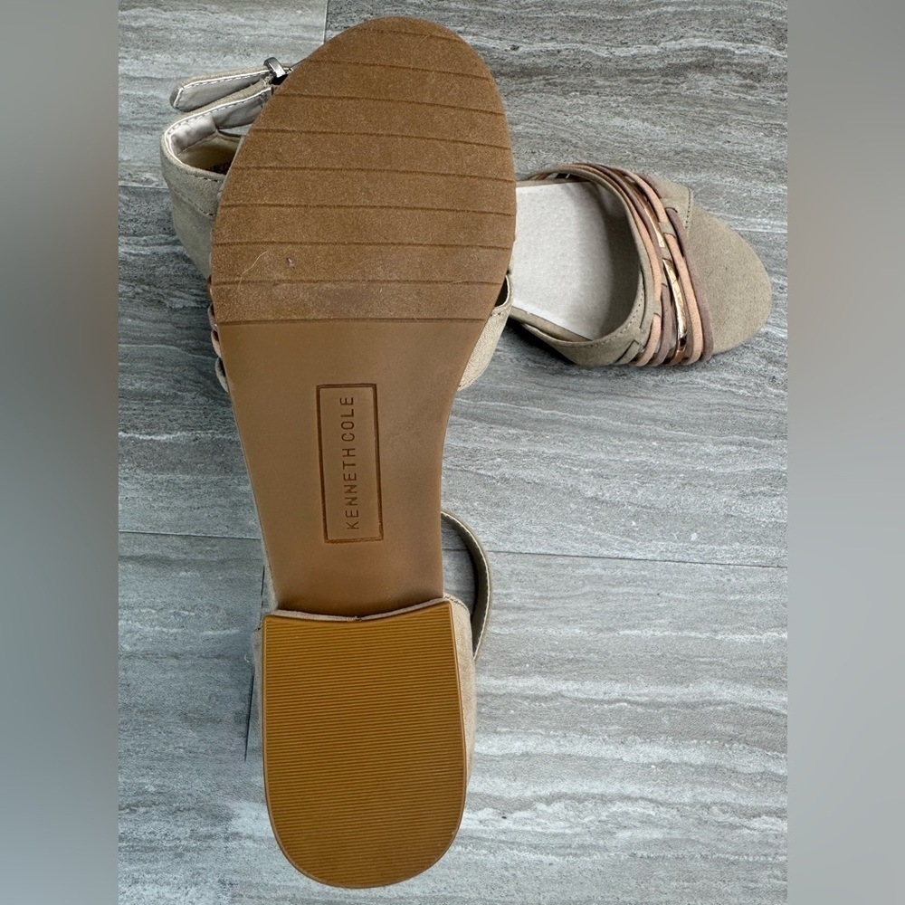 NEW! Kenneth Cole NY Viviana Flat Strappy Sandals Womens Size 6 - Picture 9 of 11